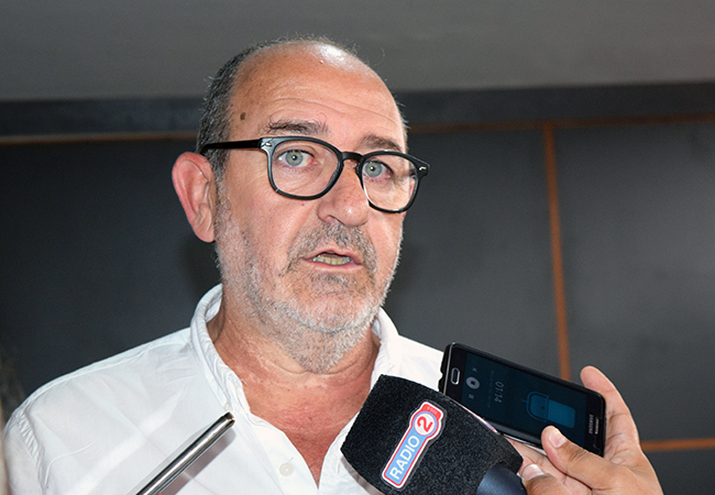 Gustavo Muro vocal social presente junto a las familias adjudicatarias 650