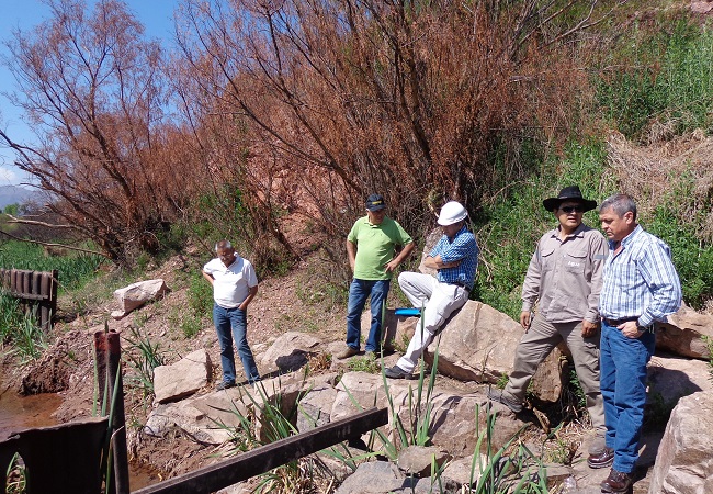 141116 Foto1 Huacalera IVUJ PROSOFA y empresa evalúan nuevo trazado de obra de agua