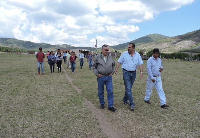 2.El Fuerte Mtro Gobierno Pte. IVUJ Comisionado Sabas Vocales Comunales y técnicos de IVUJ recorrida ok
